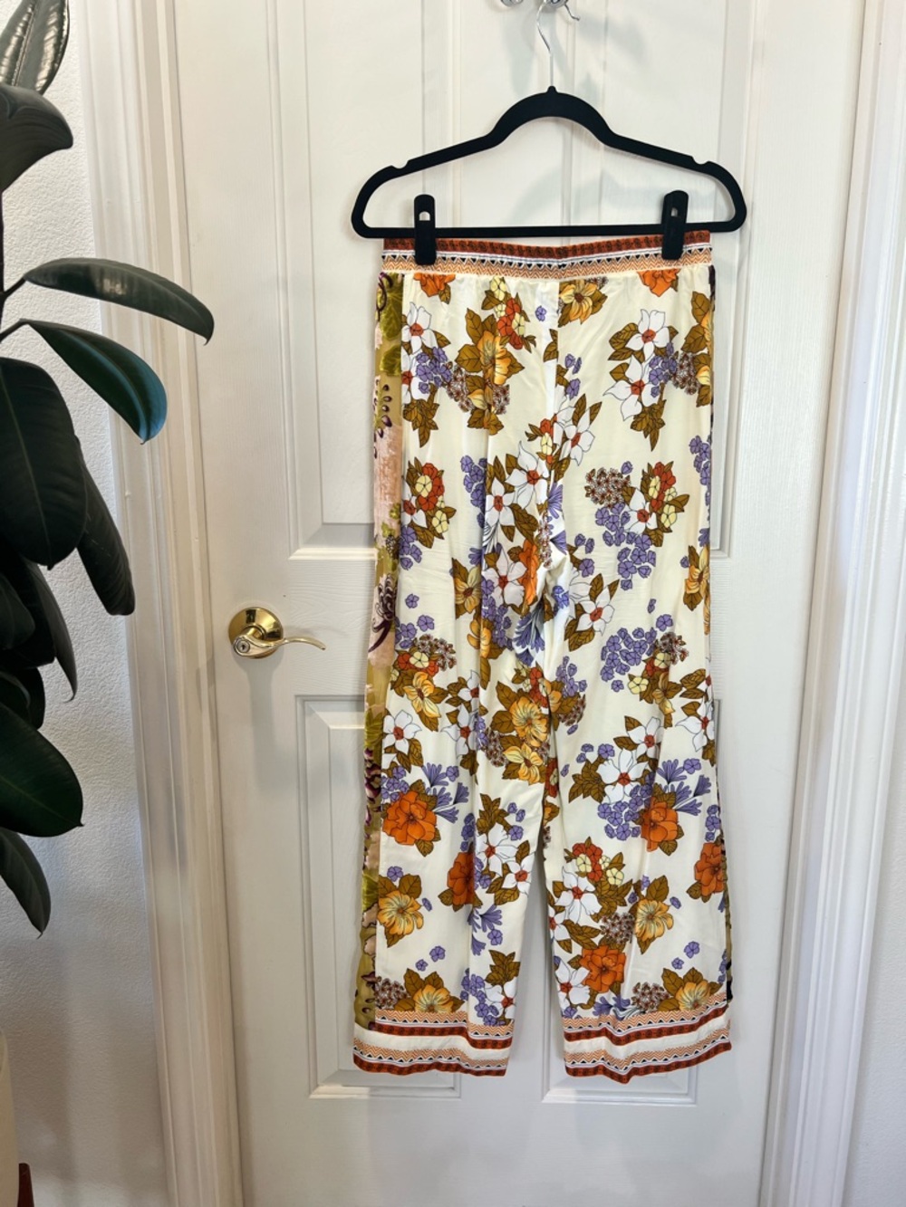 Aratta Floral Wide-Leg Lounge Pants with Sheer Velvet Side Panel - Picture 3 of 5